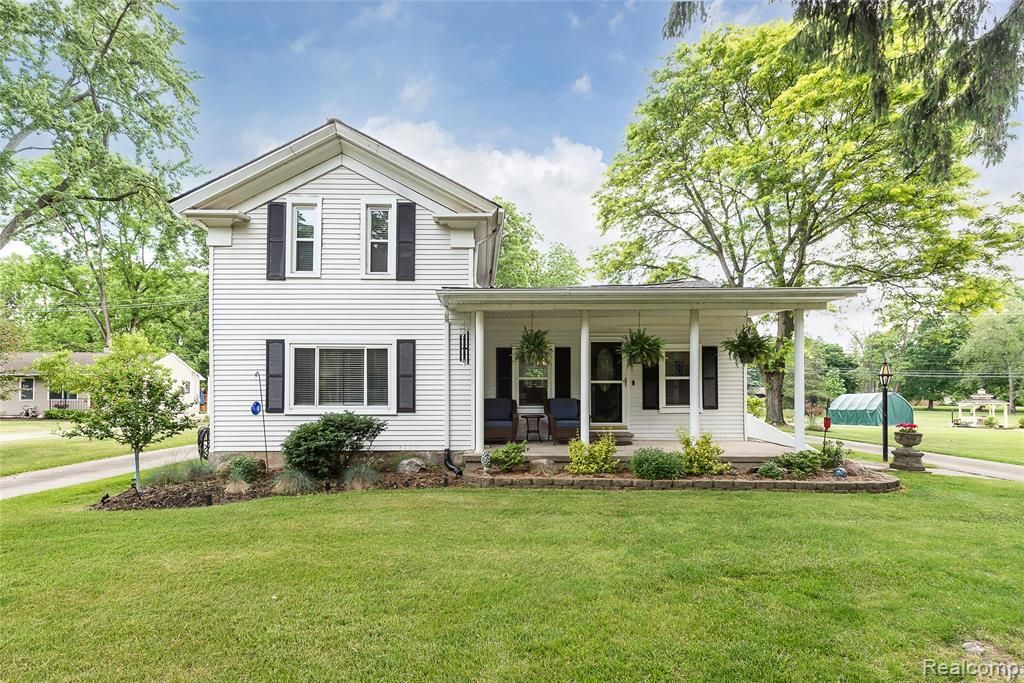 9137 Maltby Road, Green Oak Township, MI 48116 Main Photo