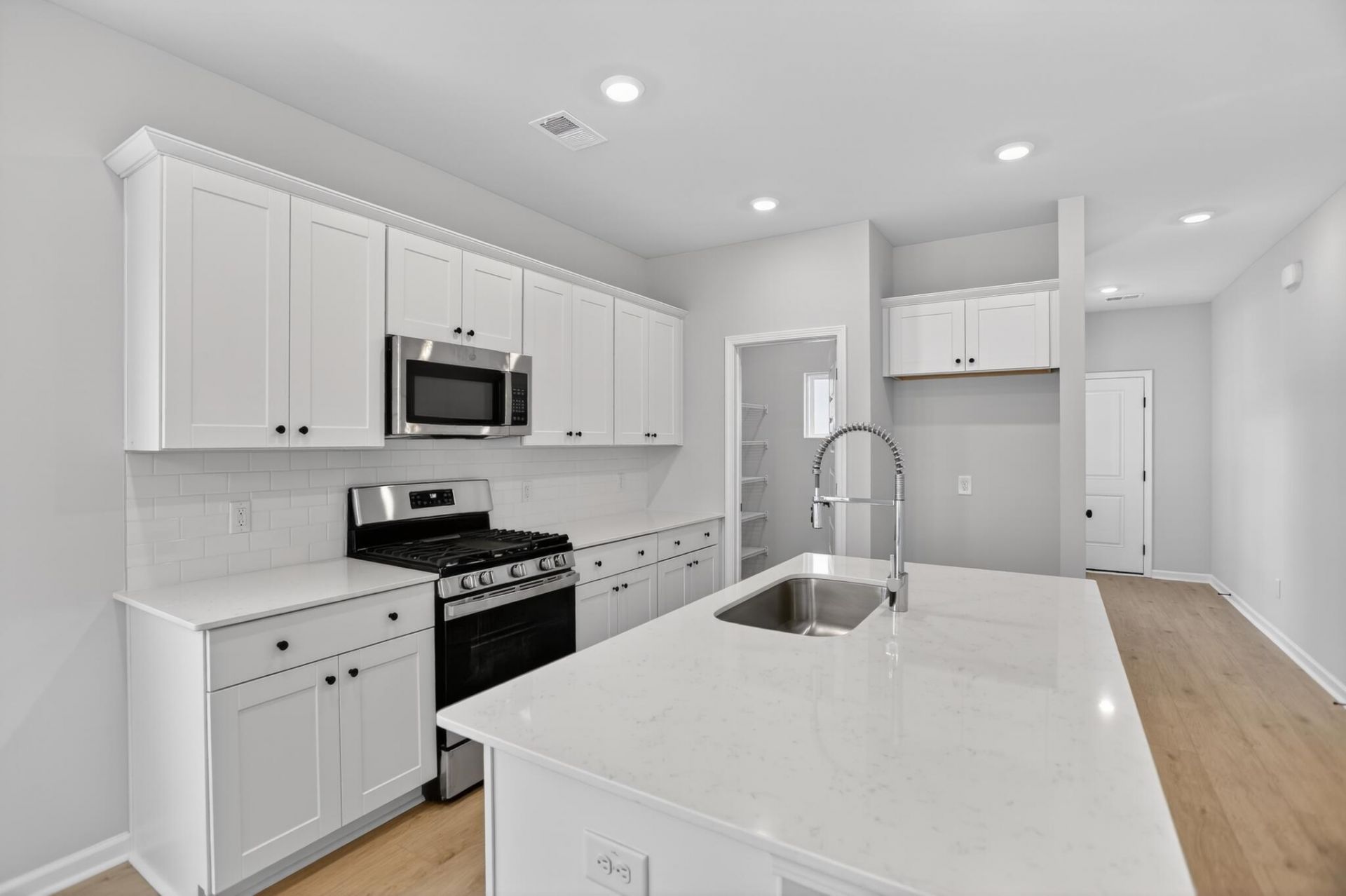 1039 Adirondack Drive Photo 5