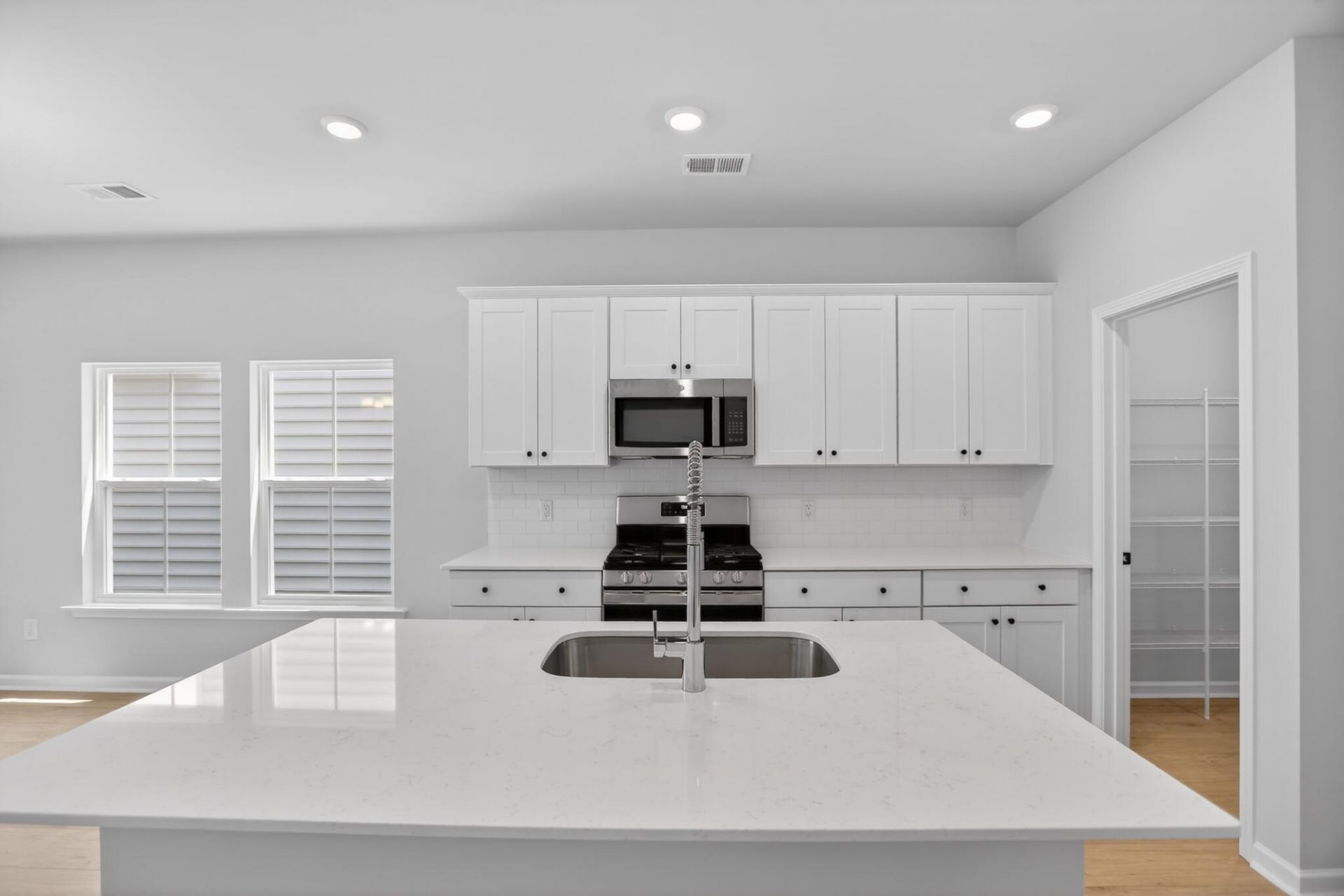 1039 Adirondack Drive Photo 6