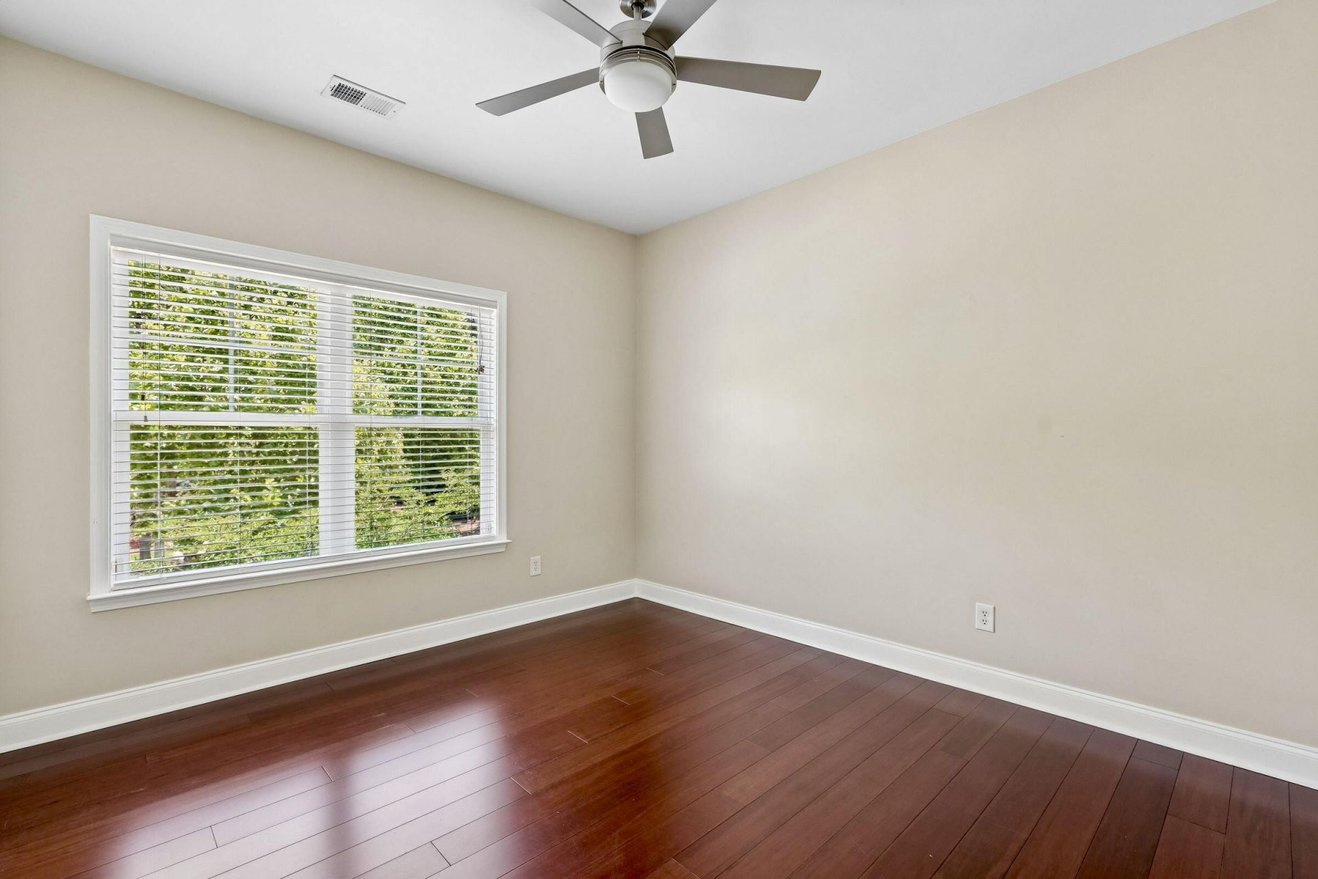 2069 Kings Gate Lane Photo 26