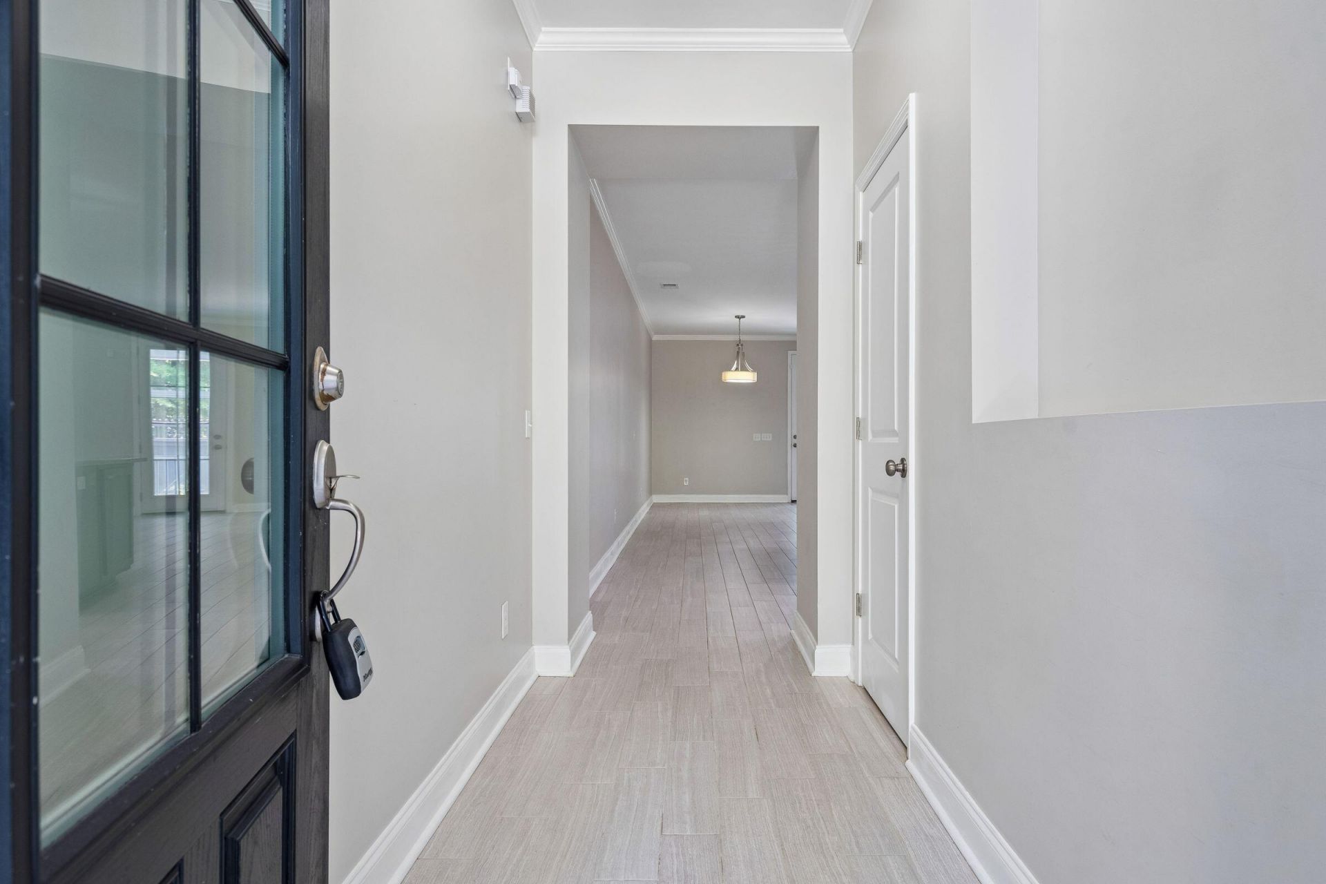 2069 Kings Gate Lane Photo 4