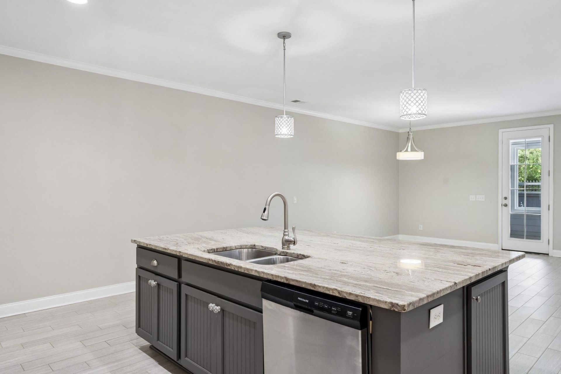 2069 Kings Gate Lane Photo 7