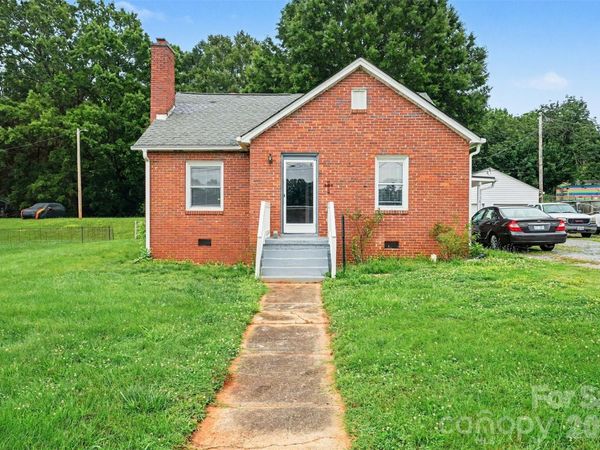 517 N Carolina Avenue , Maiden, NC 28650