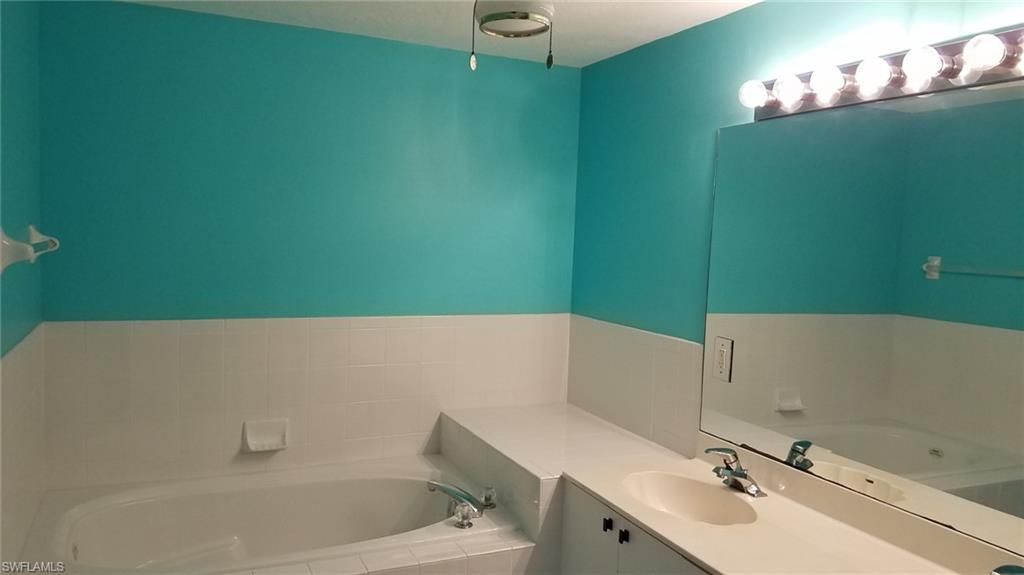 670 Luisa Ln, Unit 807-1, Naples, FL 34104 Photo