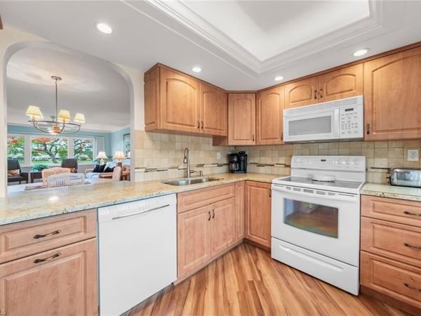 6102 Augusta DR , Unit 207, FORT MYERS, FL 33907