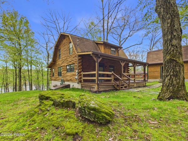 69 E Shore Drive, Hawley, PA 18428