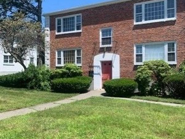 16 Abington Ave, Unit 2R, Holbrook, MA 02343