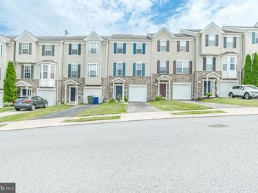 206 BRUAW DRIVE, YORK, PA 17406