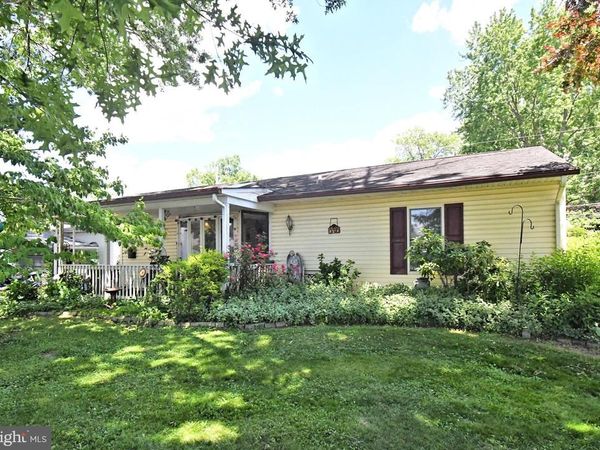 70 TALL PINE LANE , LEVITTOWN, PA 19054