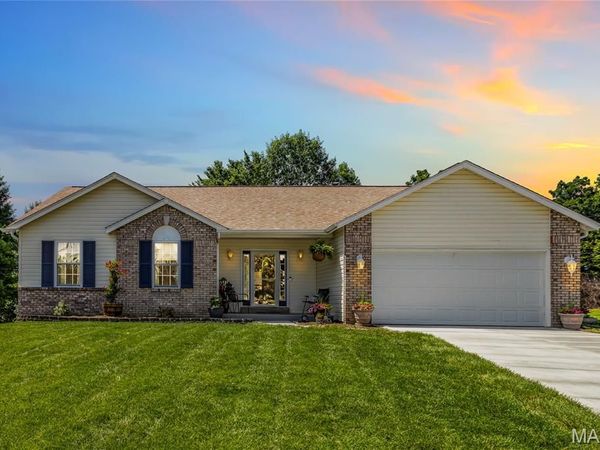 979 Reddington Oaks Court, St Charles, MO 63304