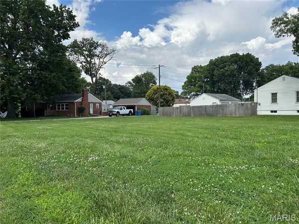 1703 Pontoon Road , Granite City, IL 62040
