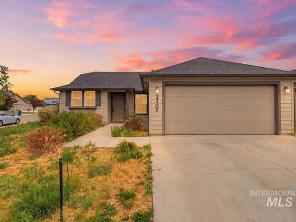 2205 E Elm Grove Dr., Nampa, ID 83686