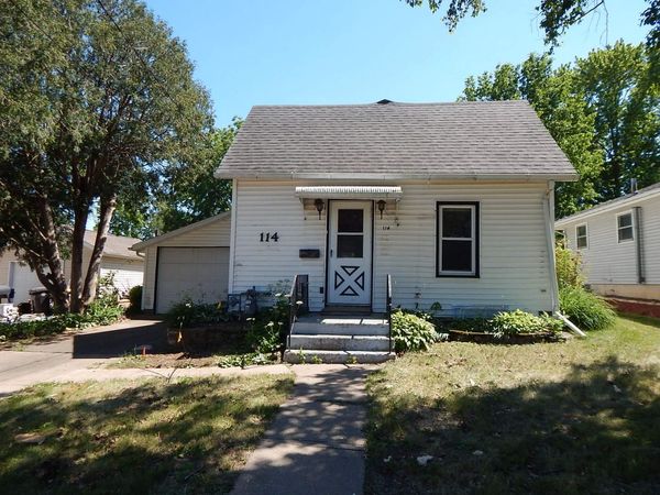 114 Erie Street , Maquoketa, IA 52060