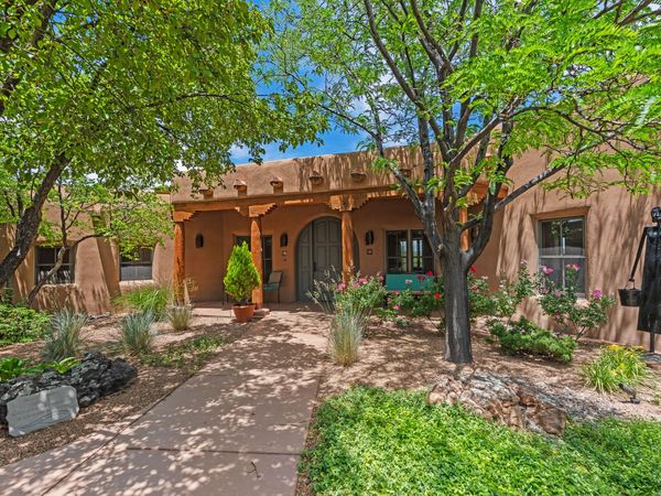 81 Calle Ventoso W , Santa Fe, NM 87506