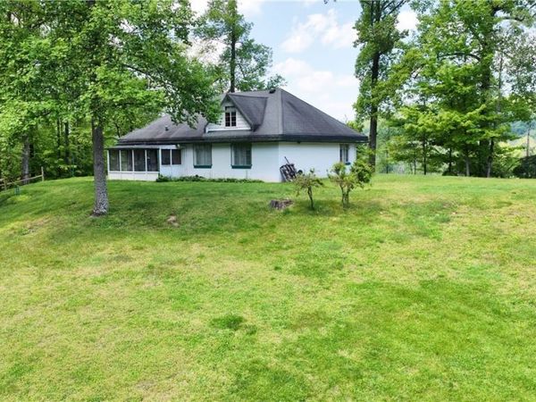 8690 US Route 62 , Killbuck, OH 44637