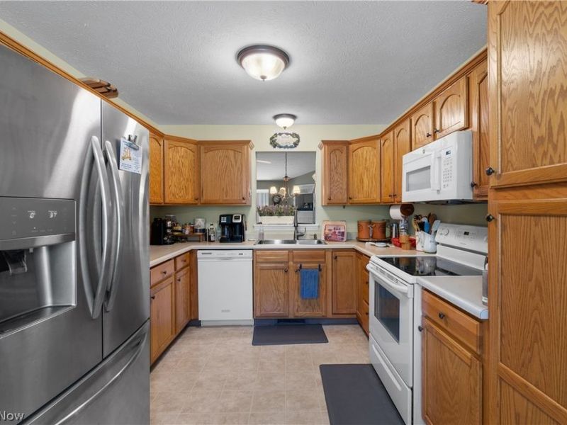 9250 Forest Trail Avenue NW, Massillon, OH 44647 Photo 12