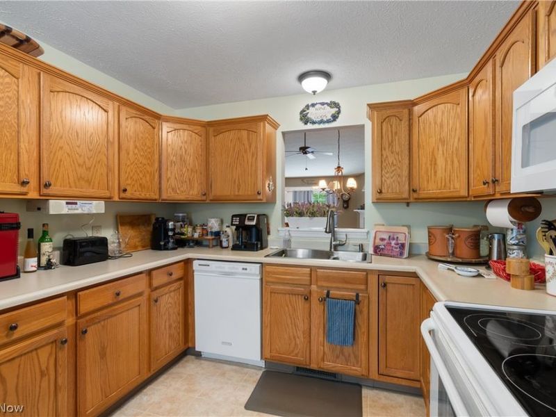 9250 Forest Trail Avenue NW, Massillon, OH 44647 Photo 14
