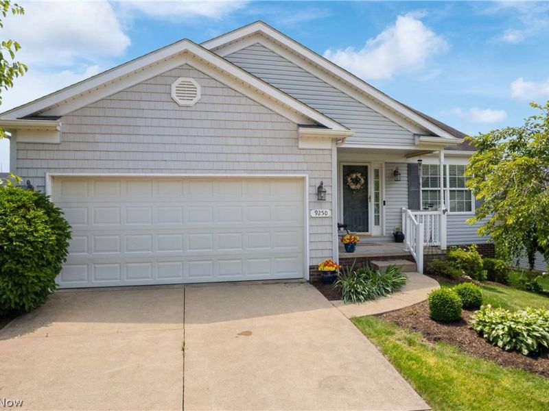 9250 Forest Trail Avenue NW, Massillon, OH 44647 Photo 2