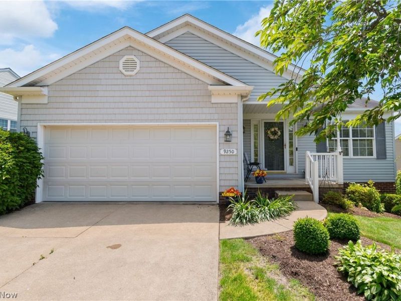 9250 Forest Trail Avenue NW, Massillon, OH 44647 Photo 4