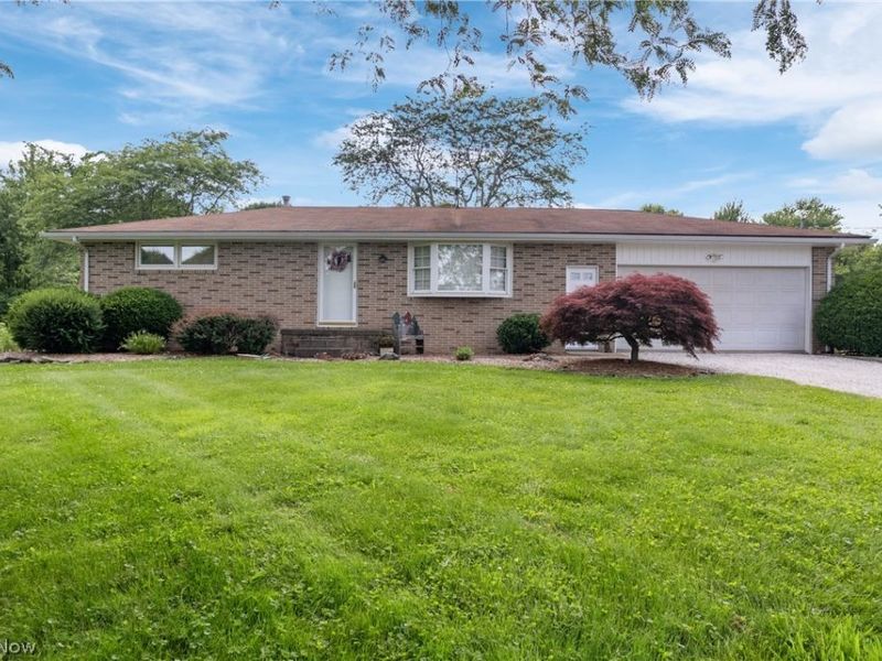 1461 Deermont Avenue SW, Massillon, OH 44647 Photo 3