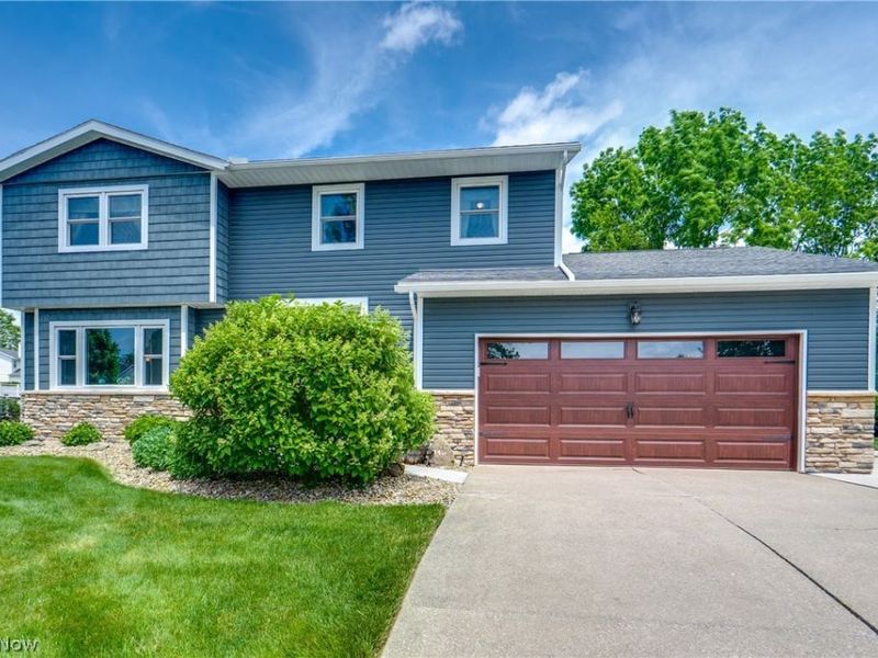 740 Thelma Drive, Wadsworth, OH 44281 Photo 2