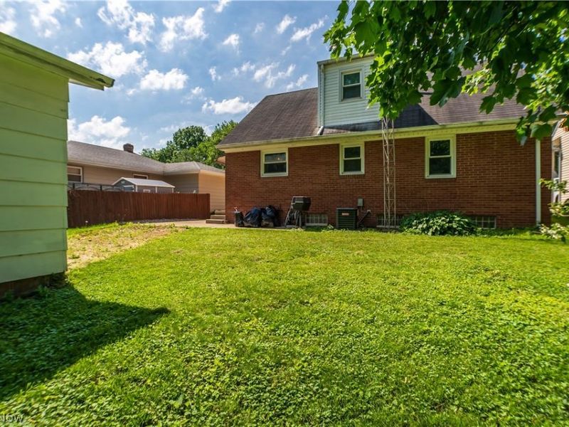 1703 41st Street NW, Canton, OH 44709 Photo 10
