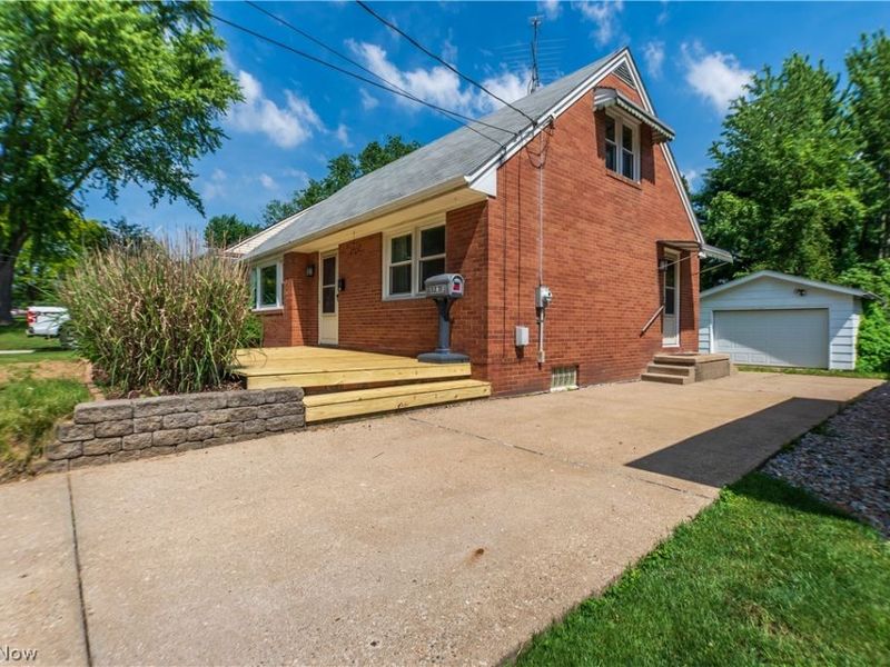 1703 41st Street NW, Canton, OH 44709 Photo 4