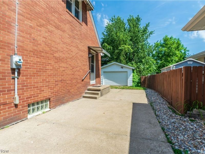1703 41st Street NW, Canton, OH 44709 Photo 7