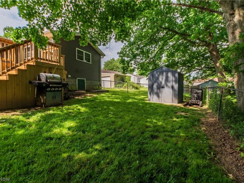 949 Saul Drive, Hubbard, OH 44425 Photo 11