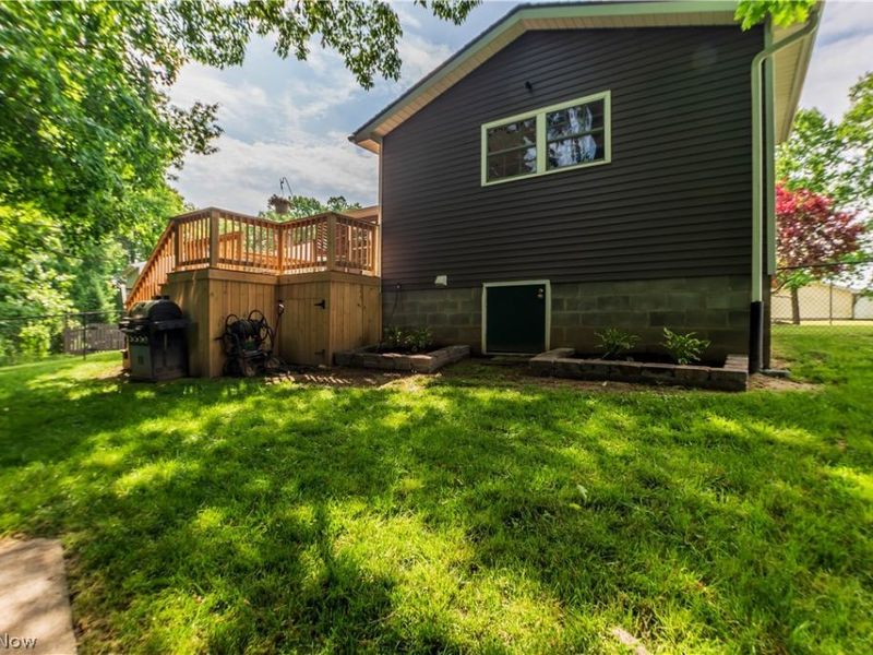 949 Saul Drive, Hubbard, OH 44425 Photo 12