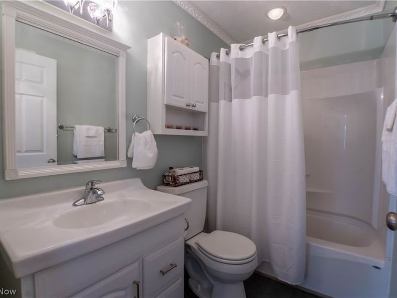 949 Saul Drive, Hubbard, OH 44425 Photo 26