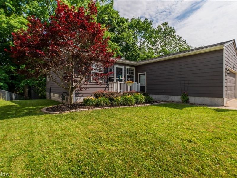 949 Saul Drive, Hubbard, OH 44425 Photo 3