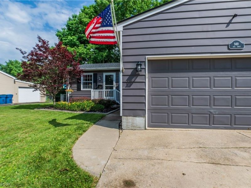 949 Saul Drive, Hubbard, OH 44425 Photo 5