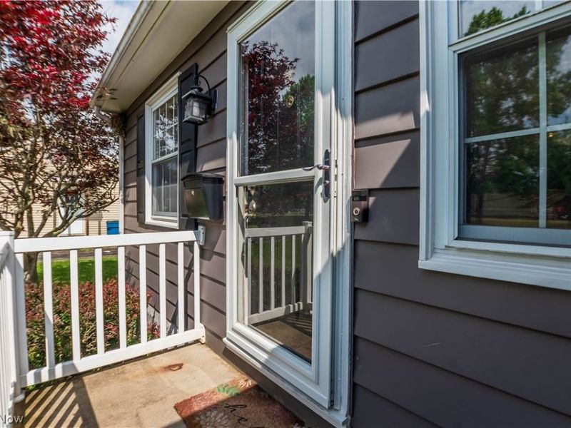 949 Saul Drive, Hubbard, OH 44425 Photo 7