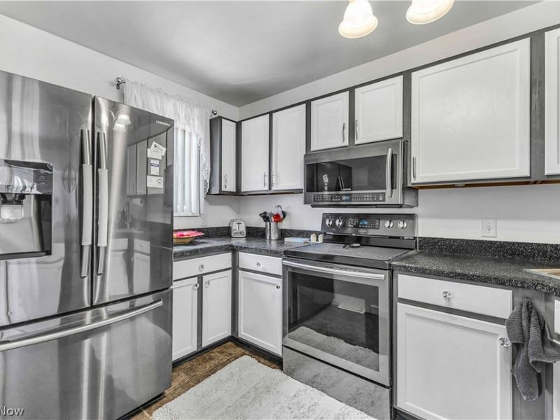 3765 Mercedes Place, Canfield, OH 44406 Photo 2