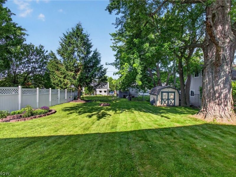 555 Standish Street NW, Massillon, OH 44647 Photo 24