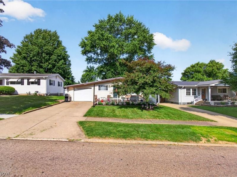 555 Standish Street NW, Massillon, OH 44647 Photo 4