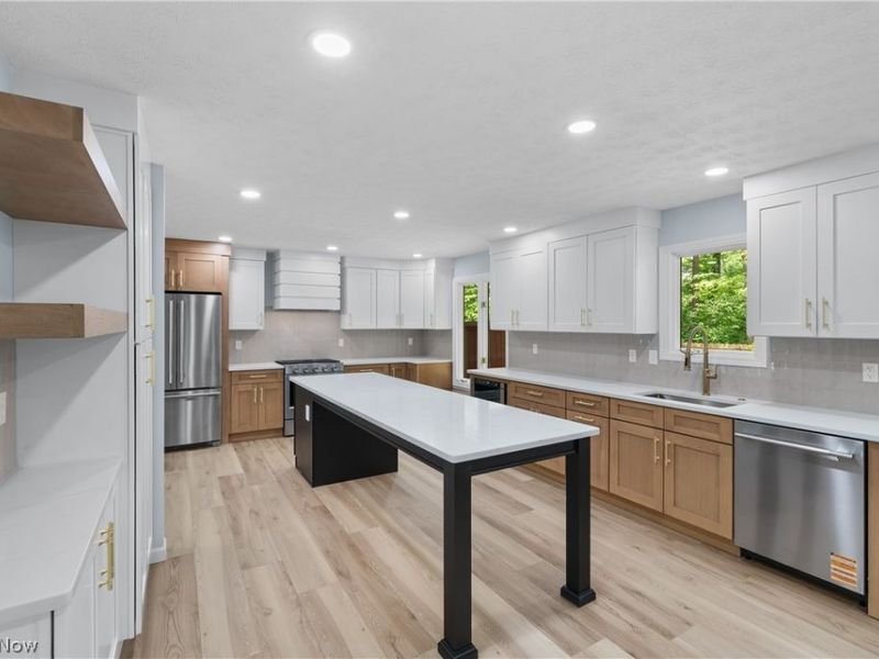 21470 Jonathan Drive, Strongsville, OH 44149 Photo 9