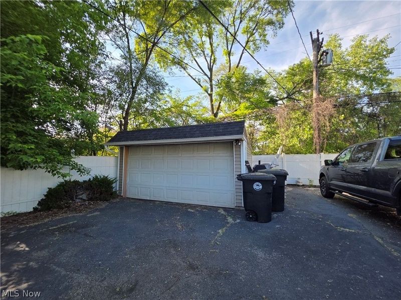 8817 Blaine Avenue, Cleveland, OH 44106 Photo 15