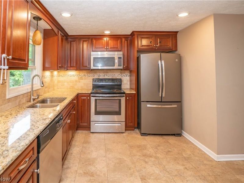 6125 Coyla Avenue NW, Canal Fulton, OH 44614 Photo 11