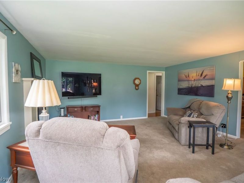 6145 Hollydale Avenue NE, Canton, OH 44721 Photo 11