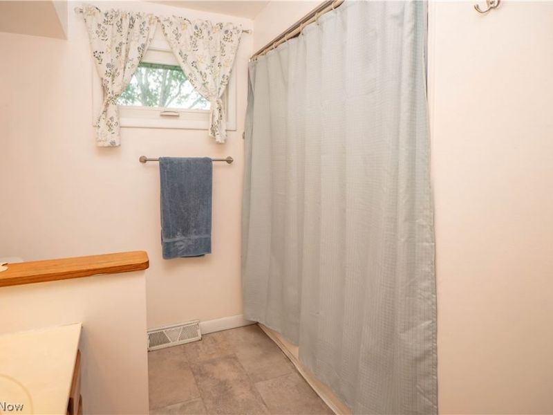 6145 Hollydale Avenue NE, Canton, OH 44721 Photo 27