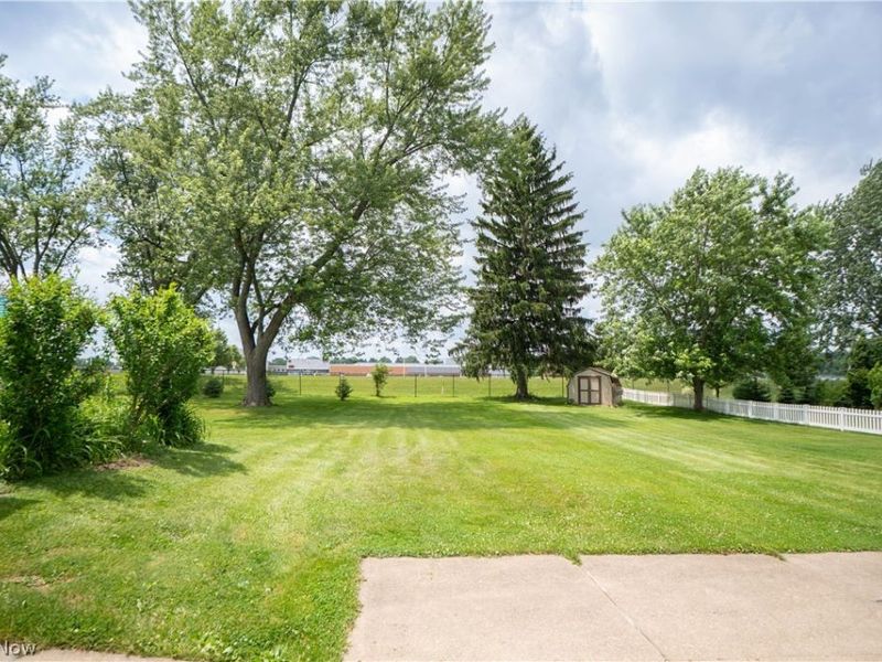 6145 Hollydale Avenue NE, Canton, OH 44721 Photo 37