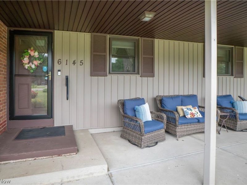 6145 Hollydale Avenue NE, Canton, OH 44721 Photo 7
