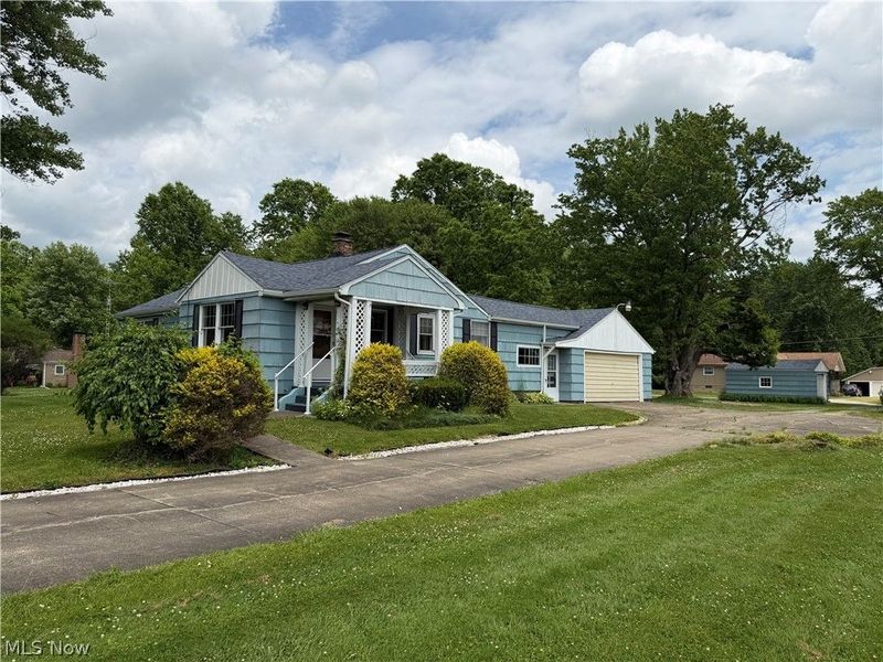 612 Briggs, Leavittsburg, OH 44430 Photo 2
