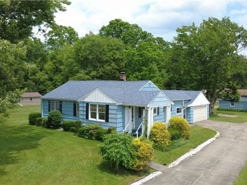 612 Briggs, Leavittsburg, OH 44430 Photo 3