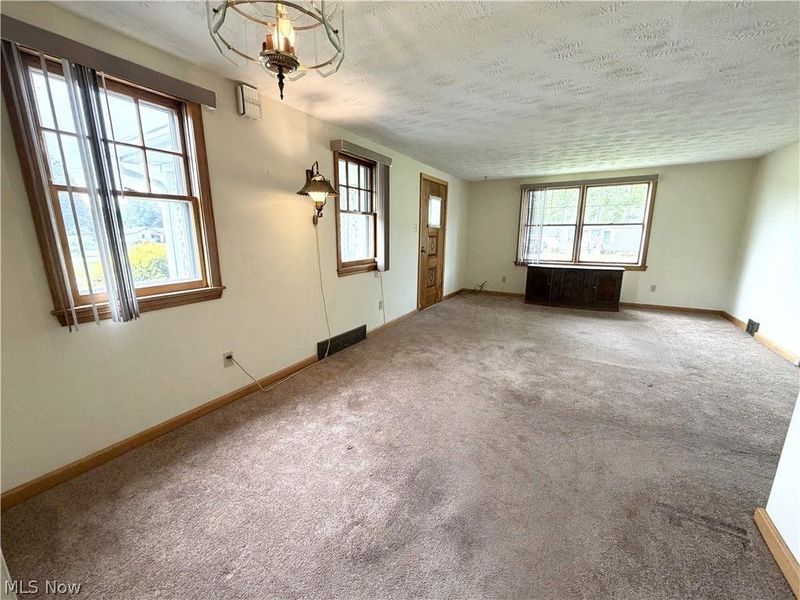 612 Briggs, Leavittsburg, OH 44430 Photo 5