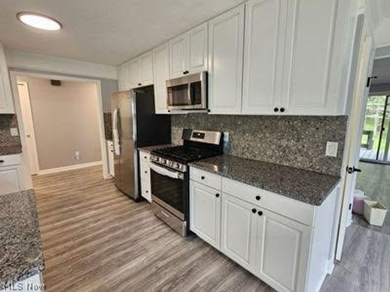 4292 Boston Road, Brunswick Hills, OH 44212 Photo 18