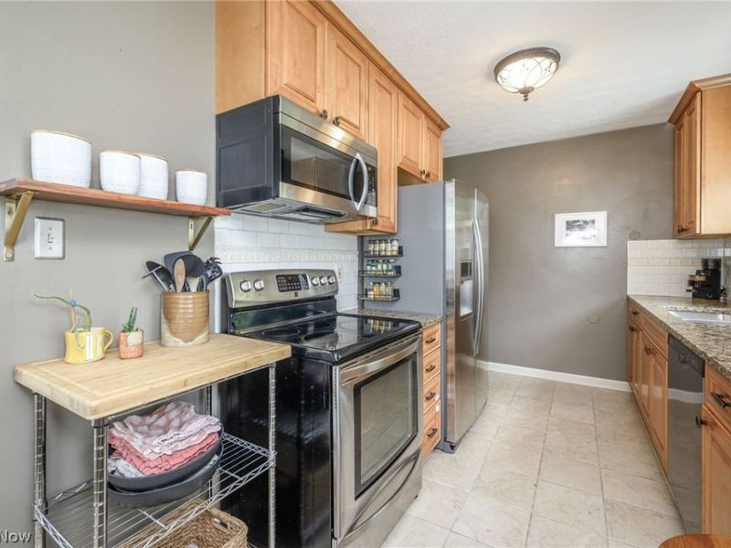 2225 16th Street, Cuyahoga Falls, OH 44223 Photo 9
