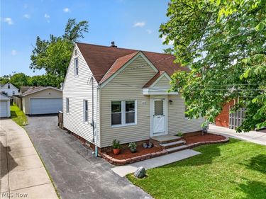 1324 Elmwood Road, Mayfield Heights, OH 44124
